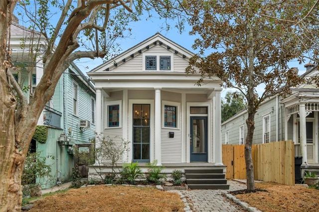 8219 Sycamore St, New Orleans, LA 70118
