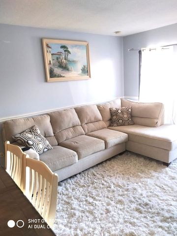 22 Shrewsbury Green Dr #G, Shrewsbury, MA 01545
