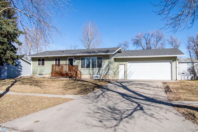 832 10 1/2 Ave W, West Fargo, ND 58078