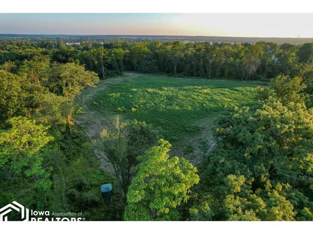 N  Walnut Ave, Ottumwa, IA 52501