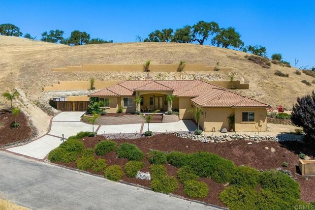 9805 Steelhead Rd, Paso Robles, CA 93446