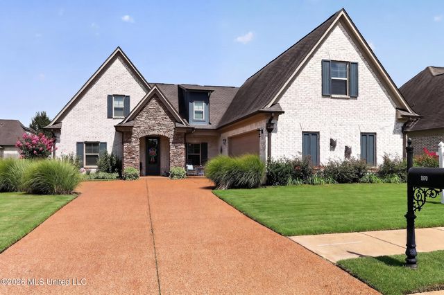 1070 Upchurch Dr, Olive Branch, MS 38654