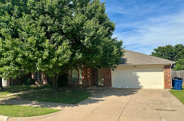 4821 Topaz Ln, Granbury, TX 76049