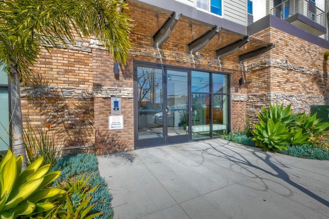 3088 State St #208, Carlsbad, CA 92008