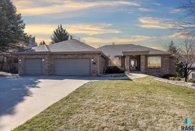 3074 W  Donahue Dr, Sioux Falls, SD 57105