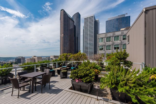 901 8th Ave #703, Seattle, WA 98104