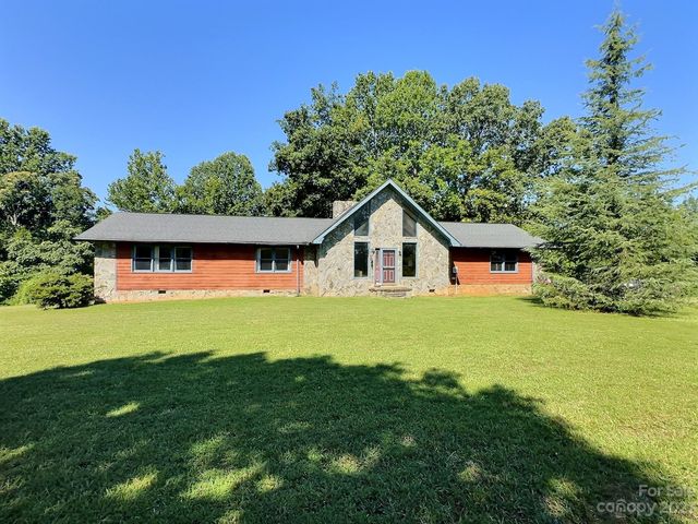221 Airport Rd, Rutherfordton, NC 28139