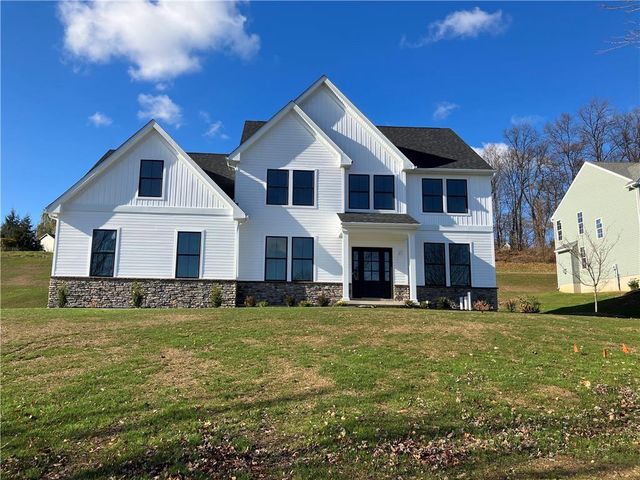 8389 Scenic View Dr, Upper Macungie Township, PA 18031