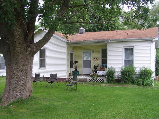 1122 E  6th Ave, Monmouth, IL 61462