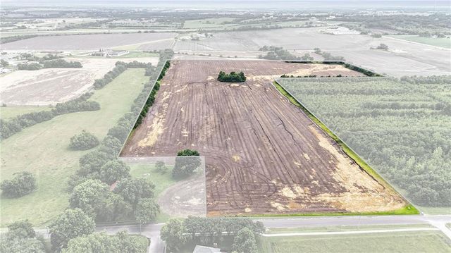 704 W  19th St, Ottawa, KS 66067