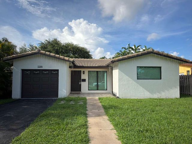 5209 Cleveland St, Hollywood, FL 33021