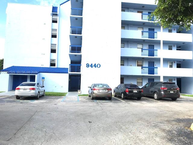 9440 Fontainebleau Blvd #406, Miami, FL 33172