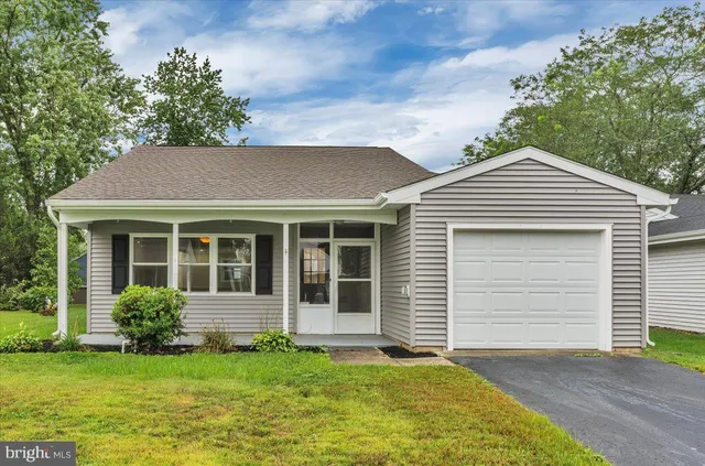 39 Chelsea Pl, Vincentown, NJ 08088