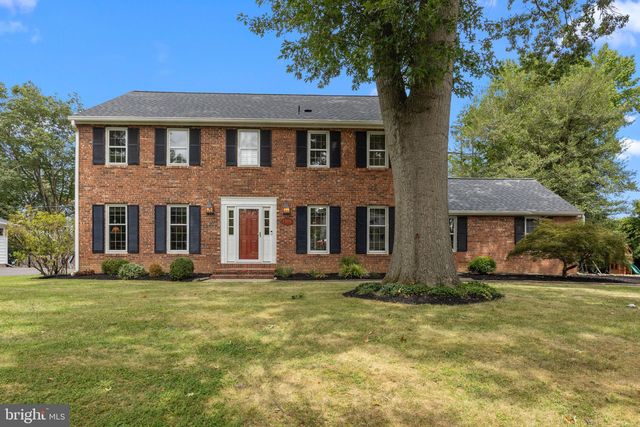 1306 Moon Dr, Yardley, PA 19067