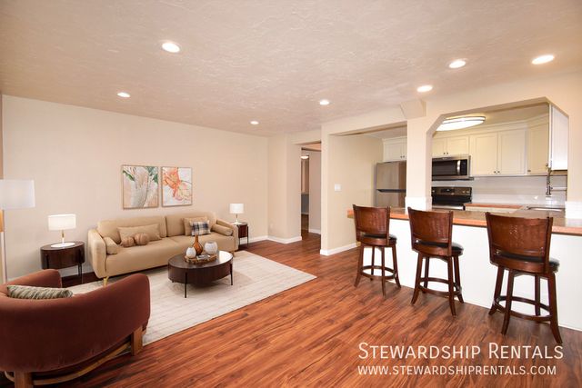 942 E  18th Ave #14, Eugene, OR 97403