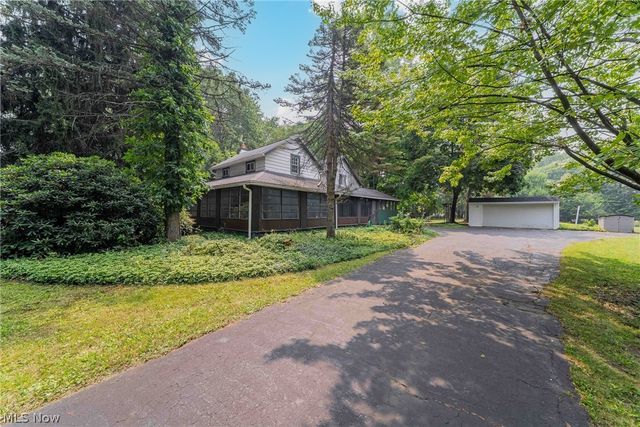 2266 Glenridge Rd, Euclid, OH 44117
