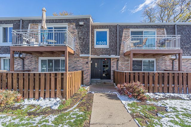 1808 Plum Grove Rd #1B, Rolling Meadows, IL 60008