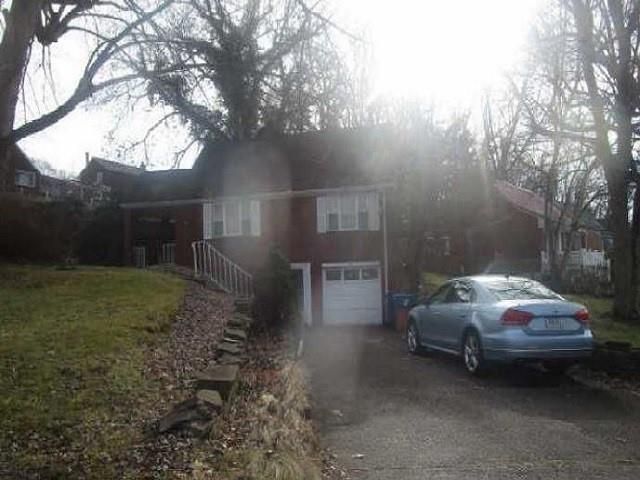701 Penny Dr, Pittsburgh, PA 15235