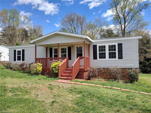 223 Cp Riddle Trl, Mount Airy, NC 27030