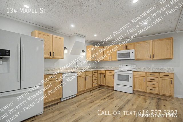 134 Maple St, Portland, MI 48875