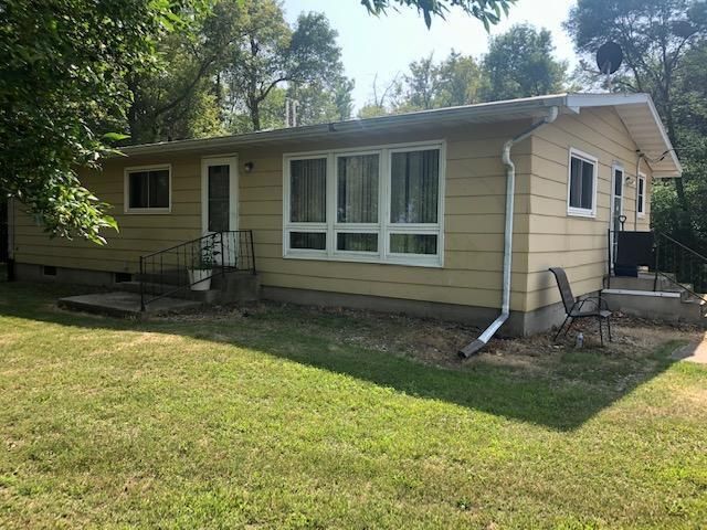 27981 150th St, Waseca, MN 56093