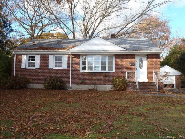 219 S  Broad St, Pawcatuck, CT 06379