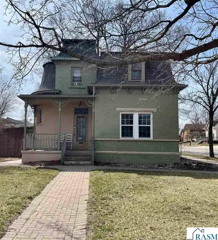 327 N  Broadway St, New Ulm, MN 56073