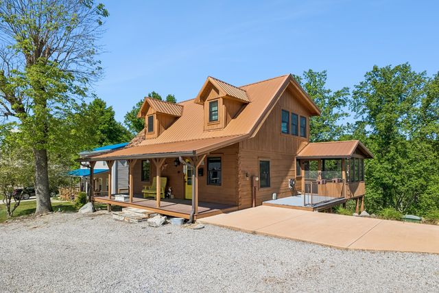 225 Bill Hunter Rd, Celina, TN 38551
