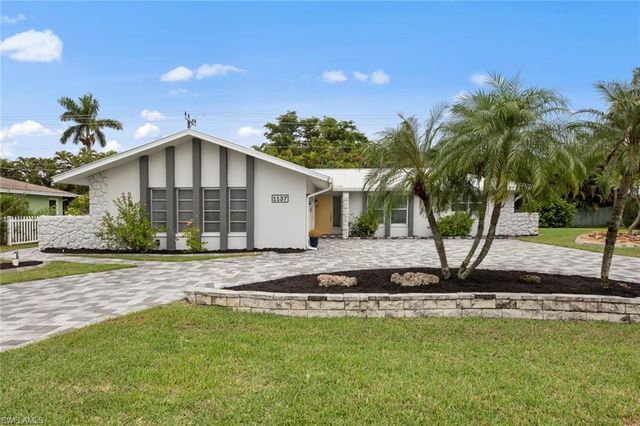 1137 N  Town And River Dr, Fort Myers, FL 33919