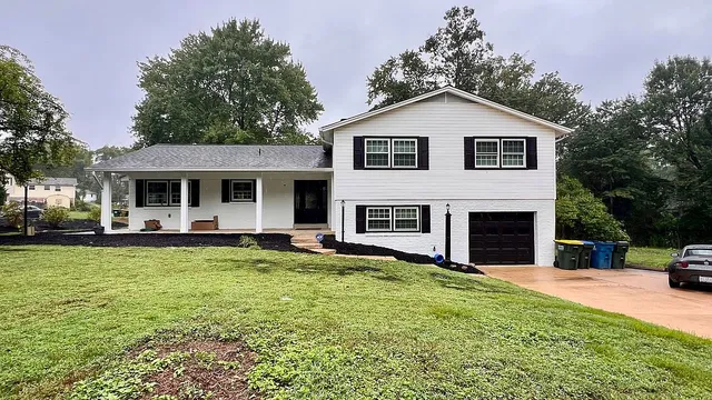 5101 Portsmouth Rd, Fairfax, VA 22032