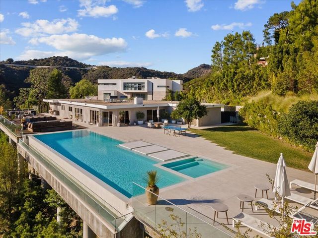 1650 Clear View Dr, Beverly Hills, CA 90210
