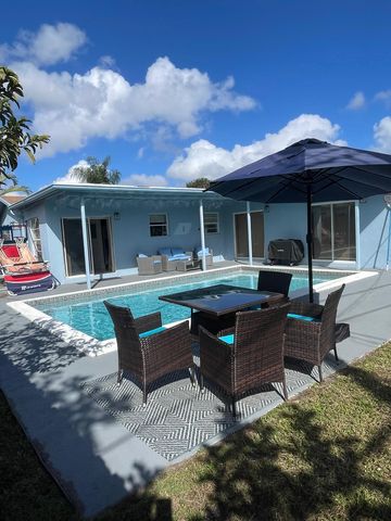 6456 Custer St, Hollywood, FL 33024