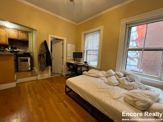 50 Hereford St #2, Boston, MA 02115