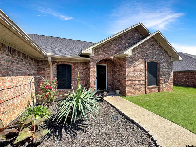 619 Winchester Dr, Chandler, TX 75758