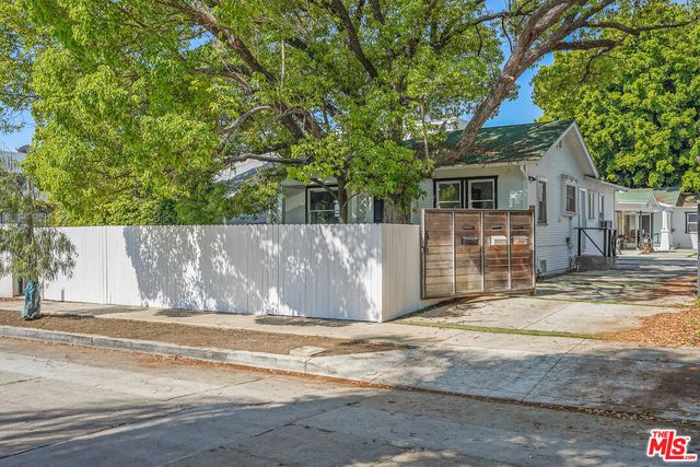 1325 N  June St, Los Angeles, CA 90028