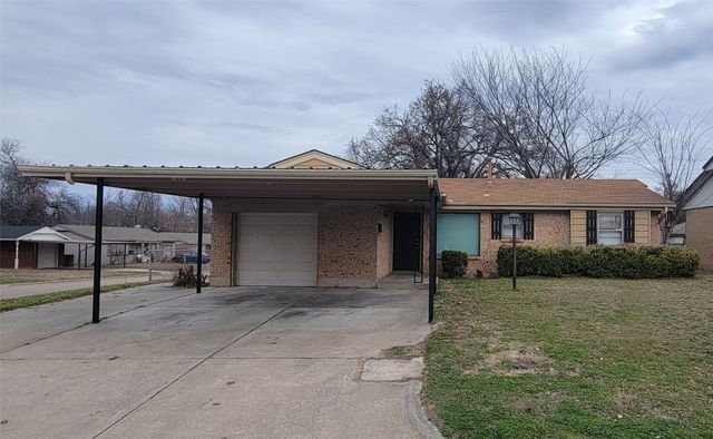 1301 Parkwoods Ter, Midwest City, OK 73110