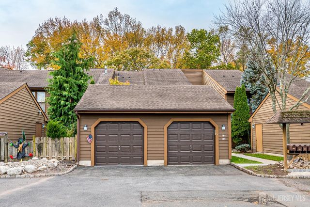 145 Maplewood Ct, Edison, NJ 08820