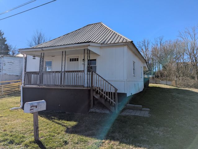 736 4th St, Bristol, TN 37620