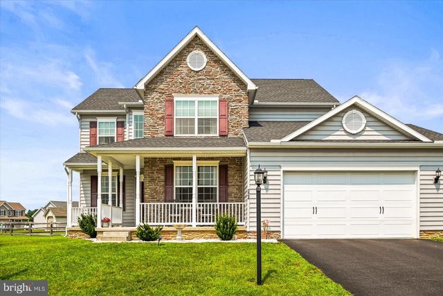 224 Friendly Dr, Hanover, PA 17331