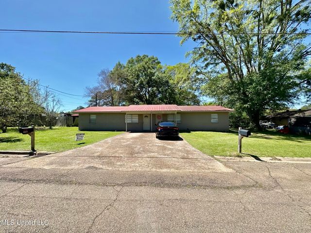 504 9th Ave  SE, Magee, MS 39111