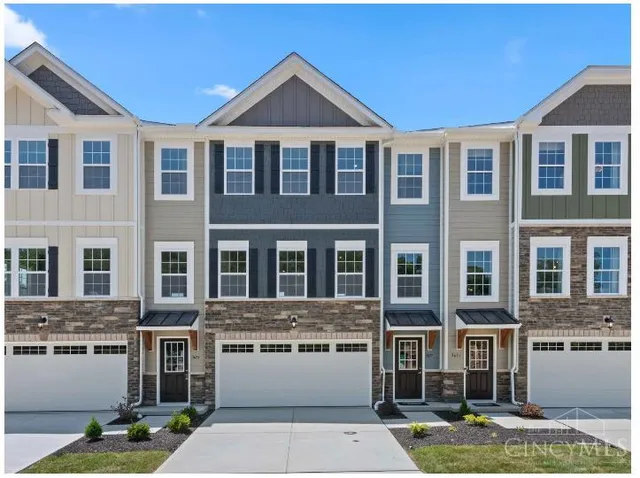 3662 Birkdale Ln, Cincinnati, OH 45227