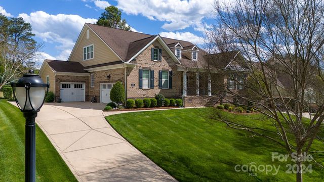 368 Monteray Oaks Cir, Fort Mill, SC 29715