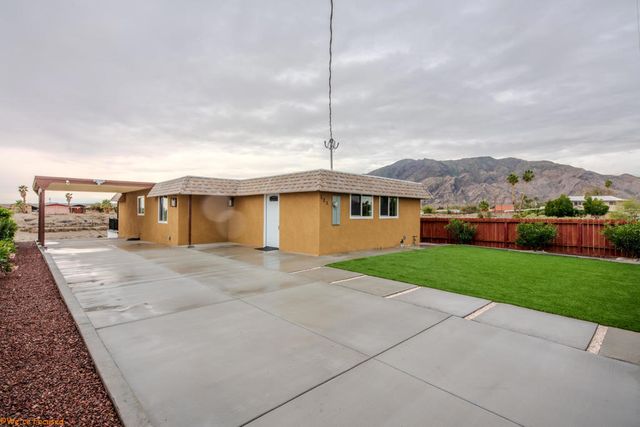 125 Marseille Ln, Thermal, CA 92274