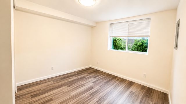 5227-5233 Brooklyn Ave NE #8, Seattle, WA 98105