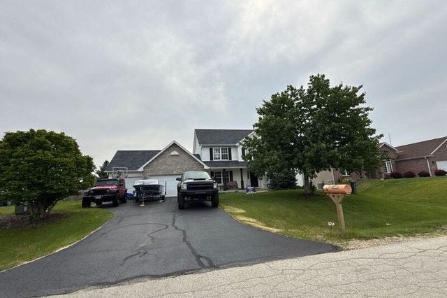 11068 Lemon Grass Ln, Roscoe, IL 61073