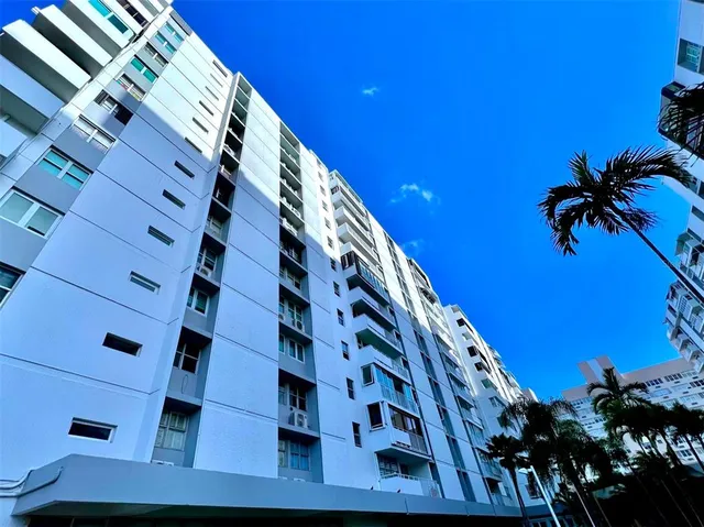 6410 Isla Verde Ave #11-F, Carolina, PR 00979