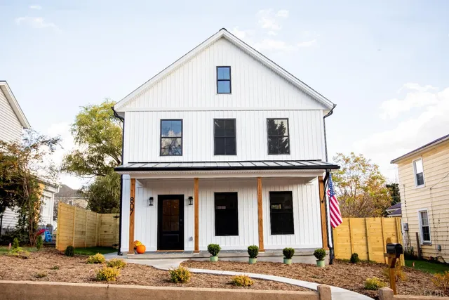 807 Grove St, Bedford, VA 24523