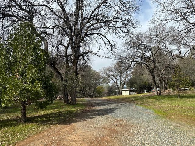 11076 Chances R Rd, Penn Valley, CA 95946