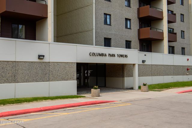 2200 S  29th St #14, Grand Forks, ND 58201