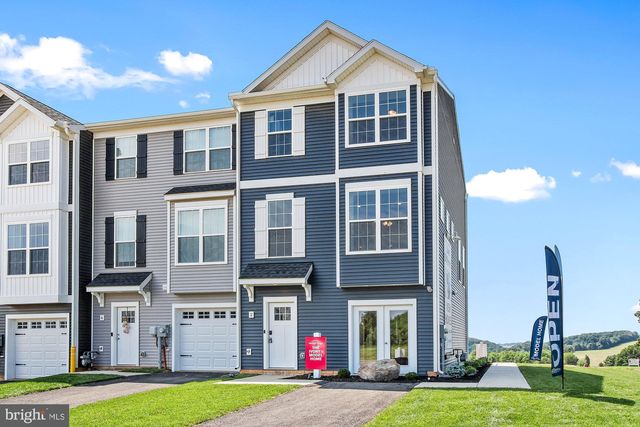 376 Avon Dr #283, Red Lion, PA 17356